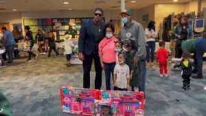 Master P and Team Hope made sure inner-city kids had toys for Christmas!